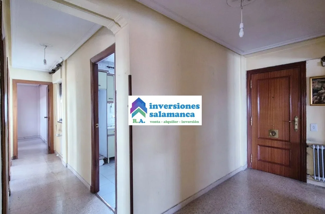 Seventh-floor three-bedroom flat near university