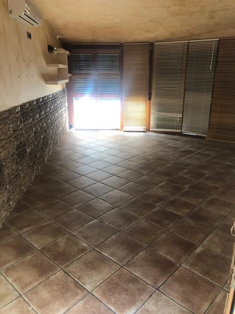 South-facing first-floor flat, three bedrooms