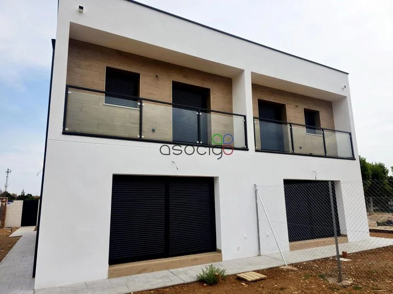 New semi-detached chalet, 4 bedrooms
