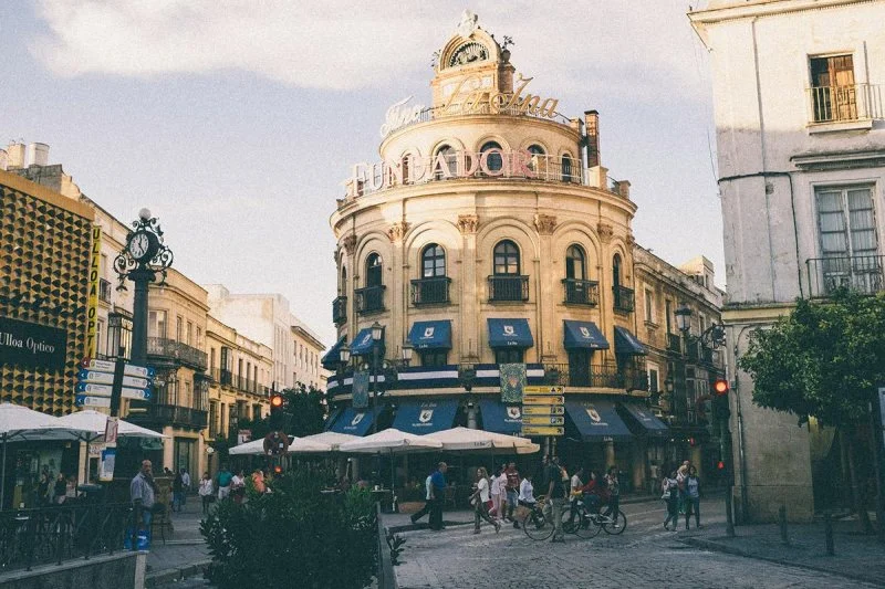 Edificio céntrico en Jerez, 14 apartamentos turísticos