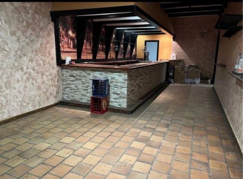 Central 80 sqm bar premises, new