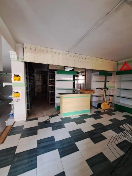 Local comercial esquinero de 201 m²