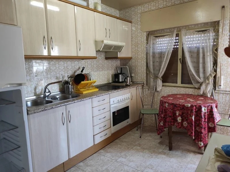 Ciudad Rodrigo flat, 4-bed renovation