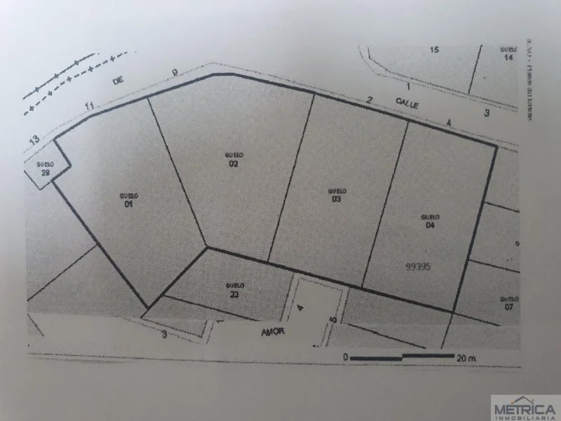 Urban golf-course plot, 2,554 m²