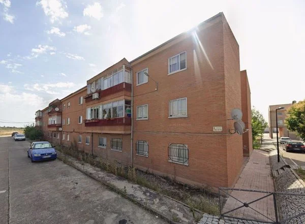 Piso protegido en Fuentes, cuatro dormitorios
