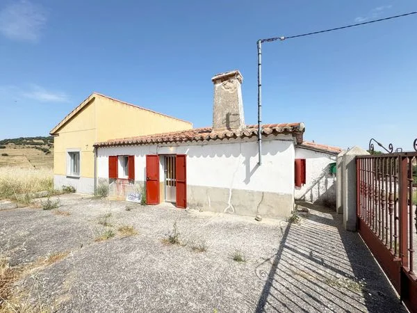 Village house near Salamanca with garden