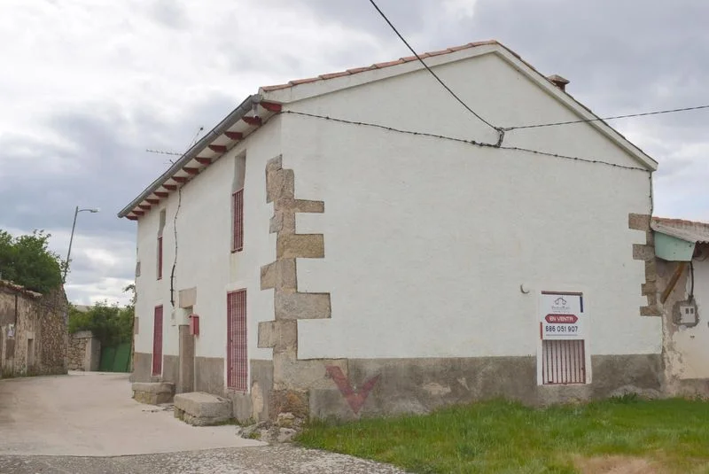 Chalet en Navamorales de 365 m²
