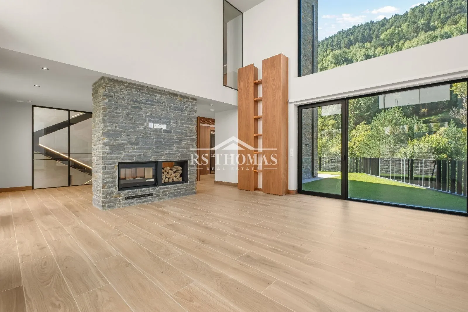 Private chalet near ski slopes