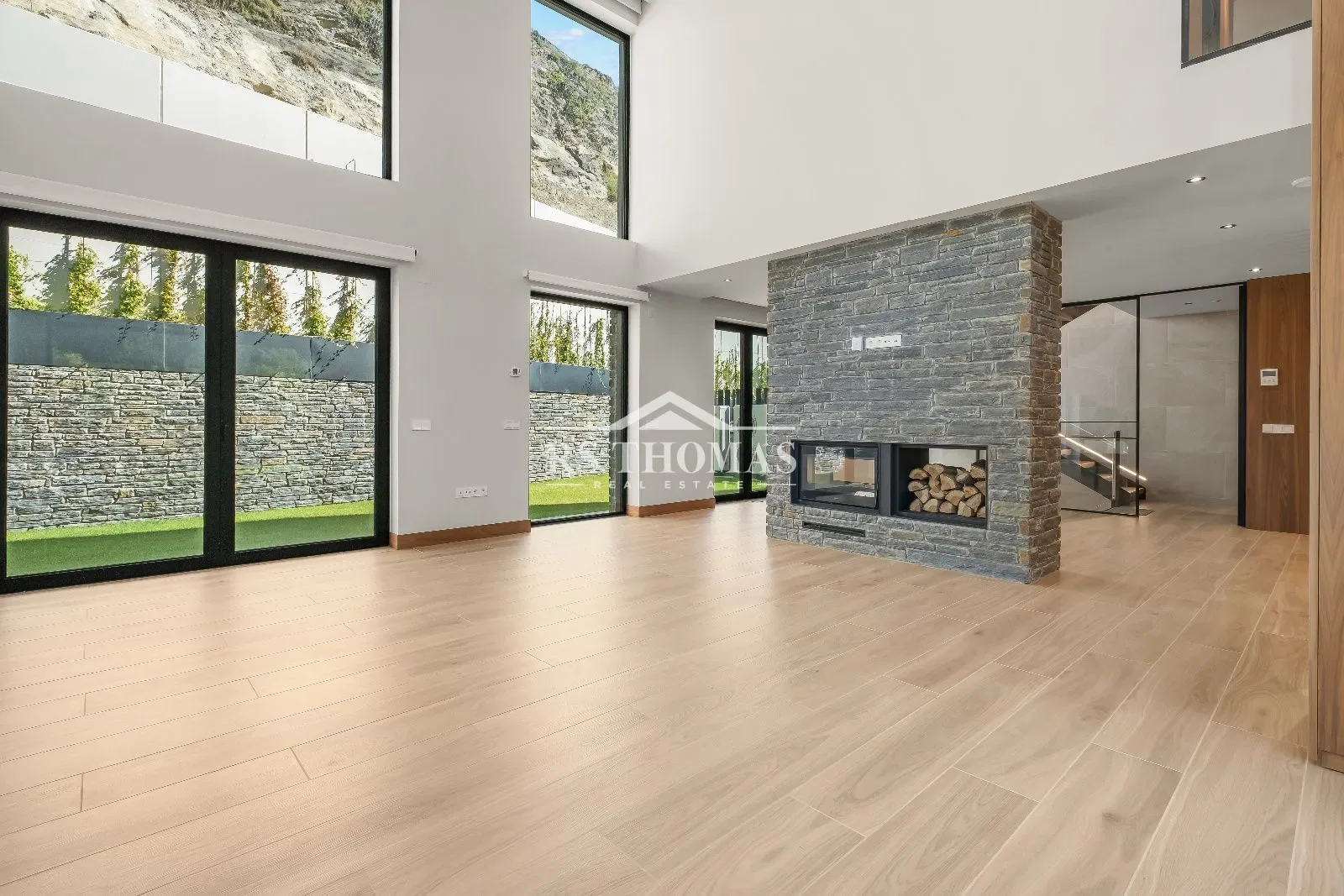Private Pal chalet with four bedrooms