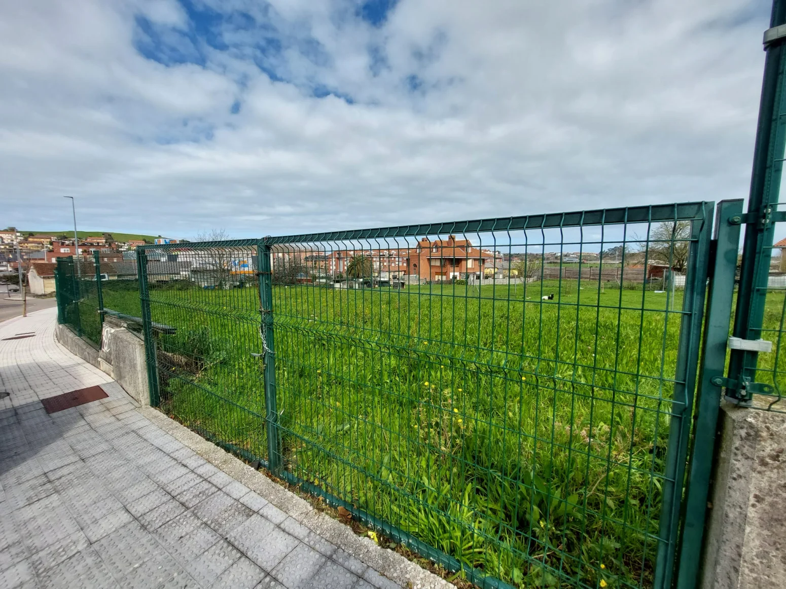 Urban plot near Santander, 1,501 m²
