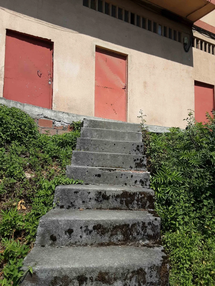 Bright Ugao flat, 3 bedrooms, balcony