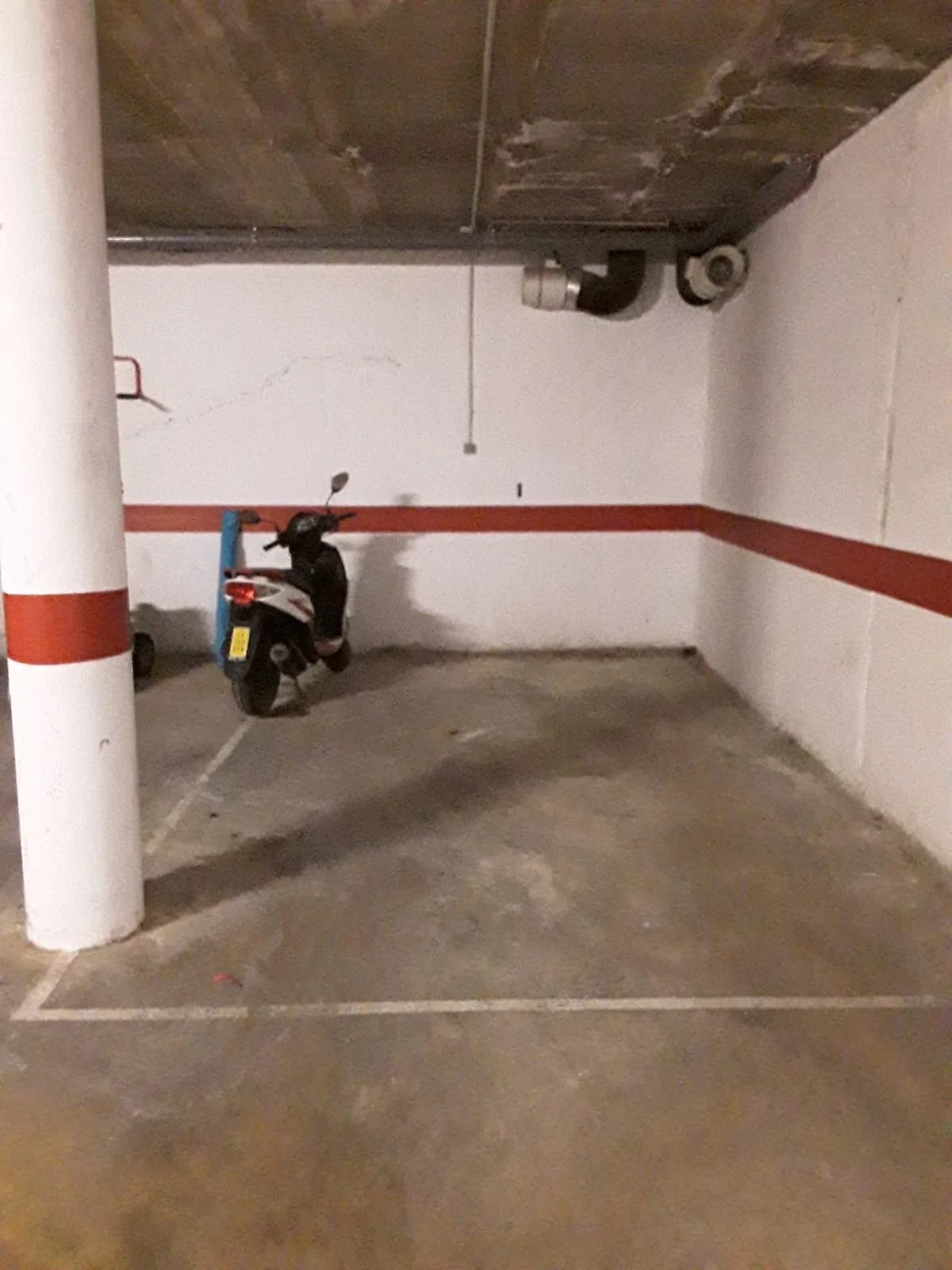 Mas Oliva parking space, 14 m²