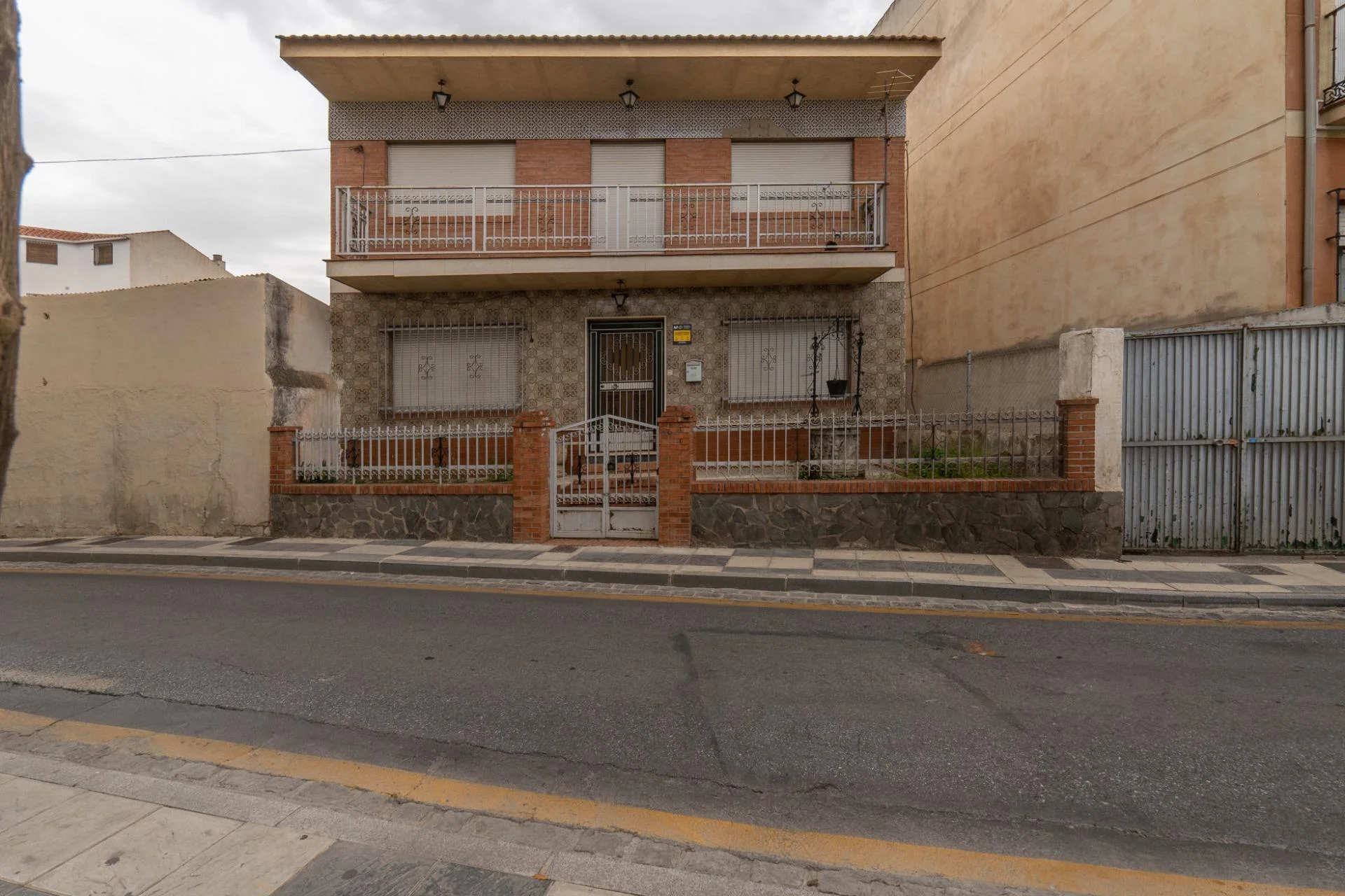 Adosado para reformar en Ogíjares centro