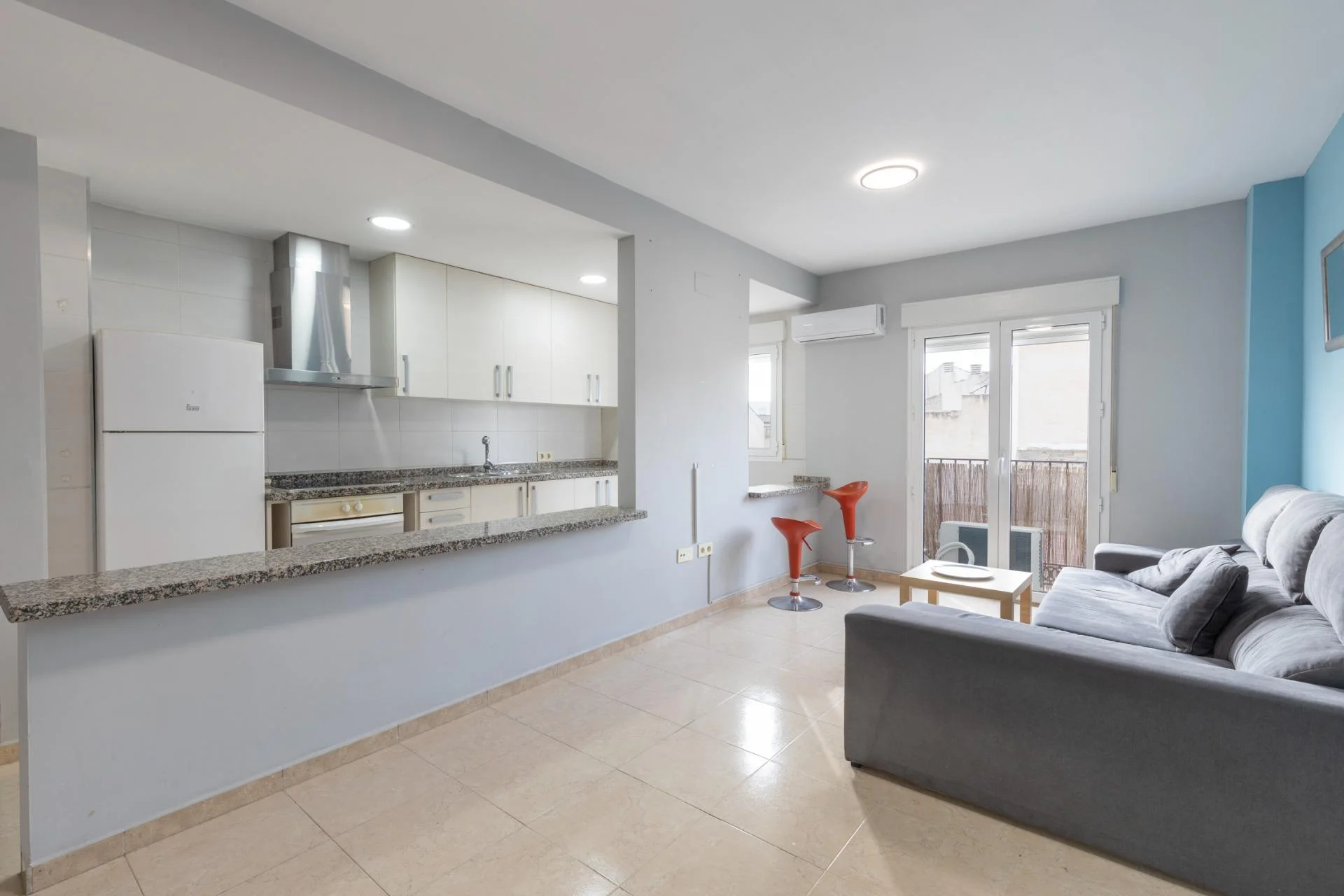 Duplex penthouse near metro, 87 m²