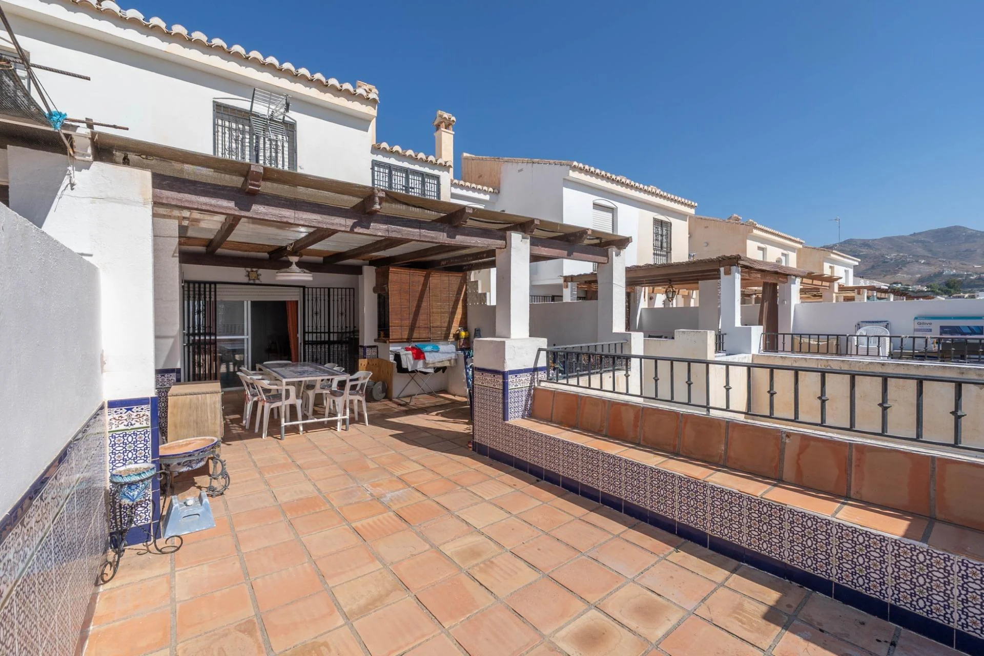Chalet con vistas al mar y cuatro dormitorios