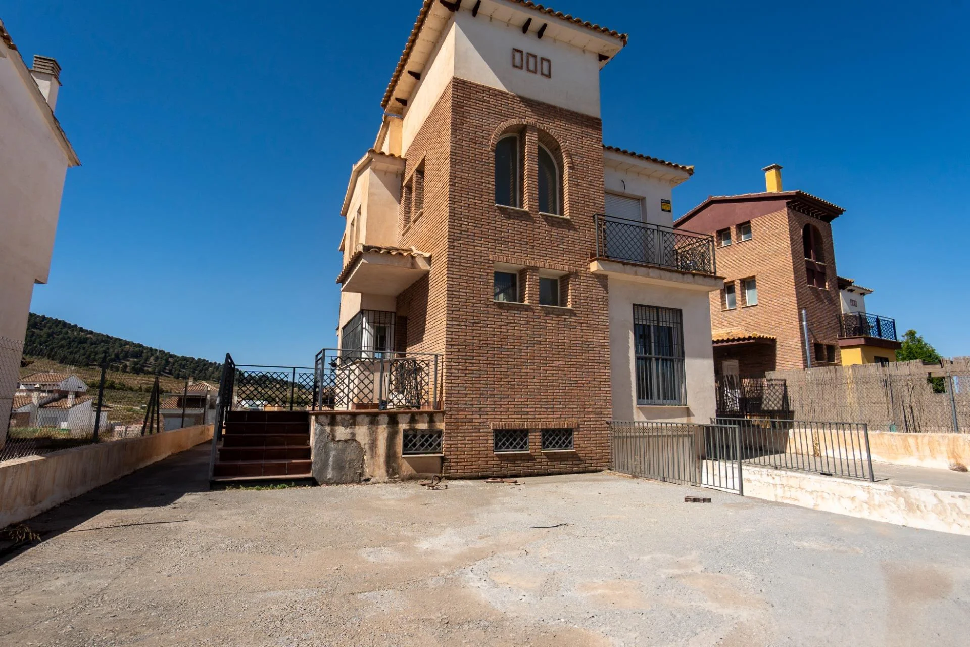 Independent chalet with private pool