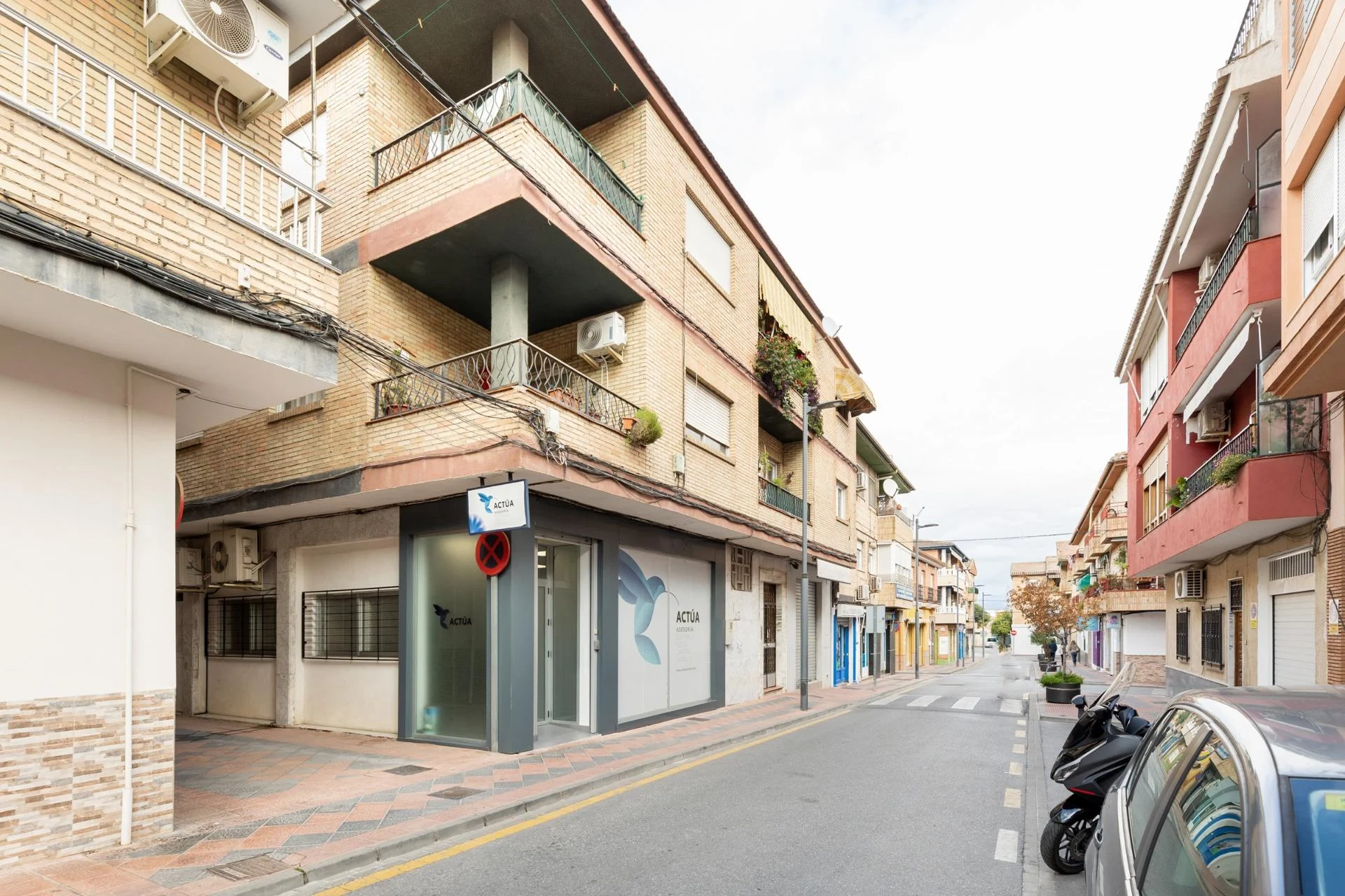 Reformable Armilla commercial unit, 171 m²