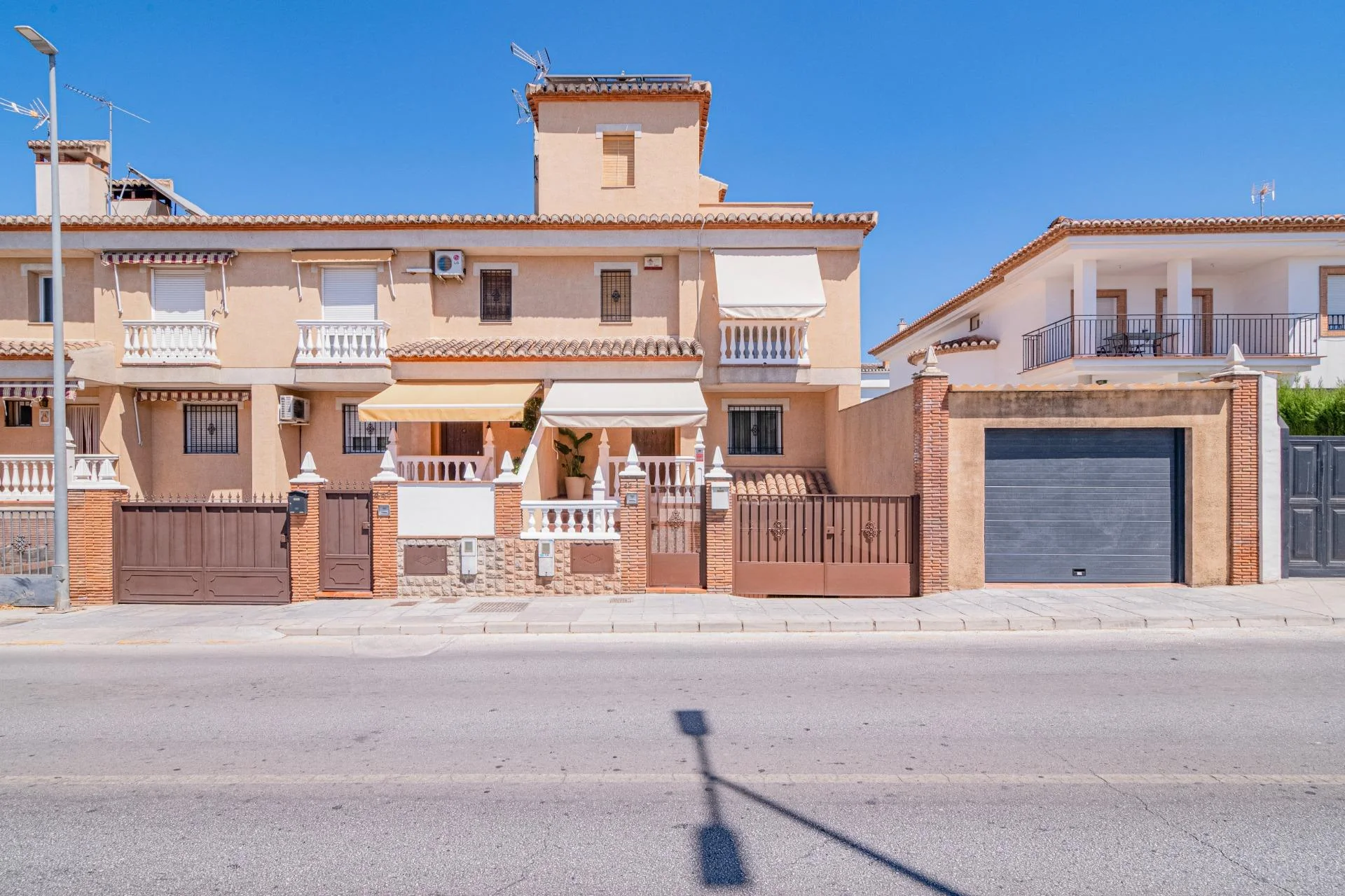 Four-bedroom chalet near Technology Park