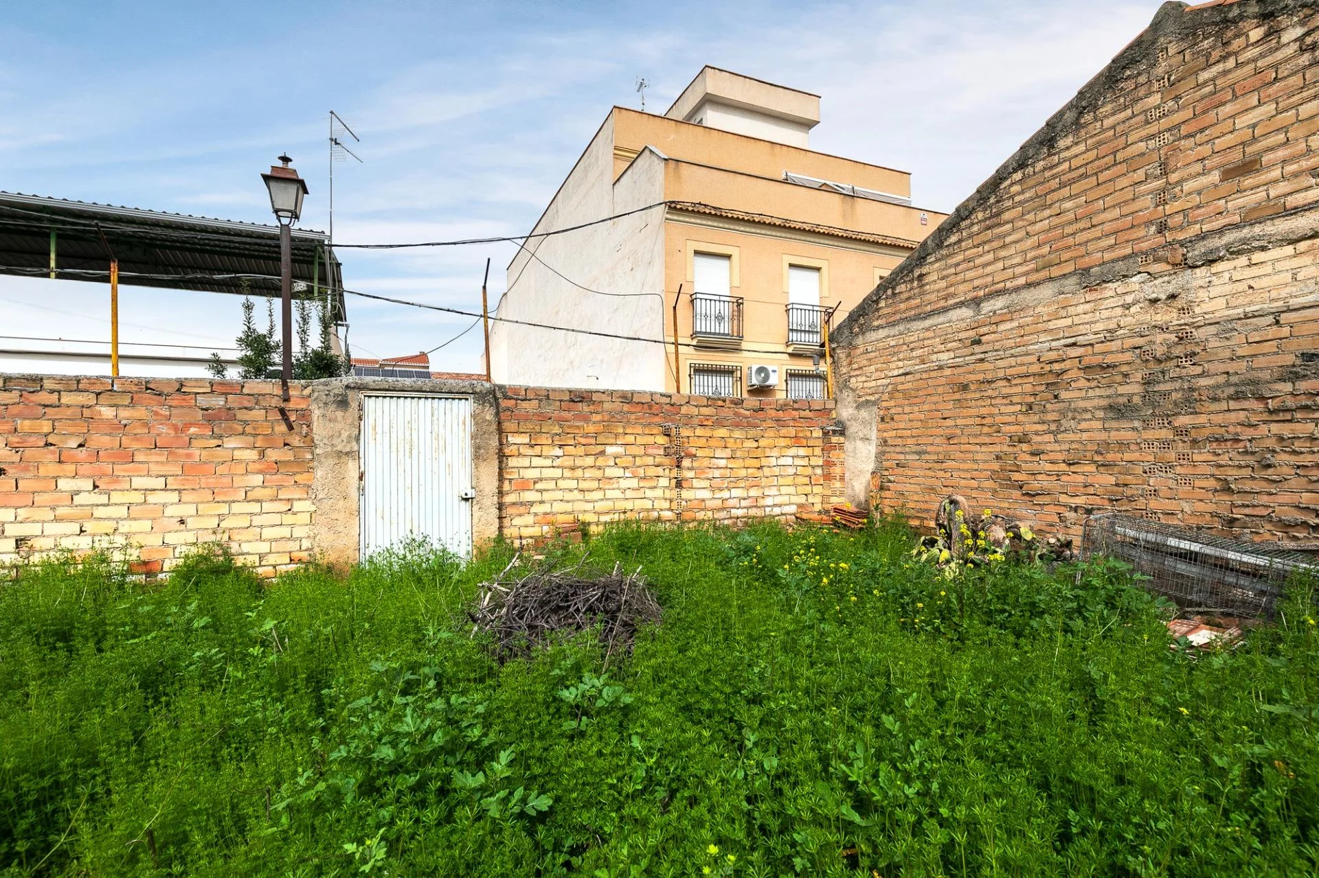 Urban corner plot for residential development