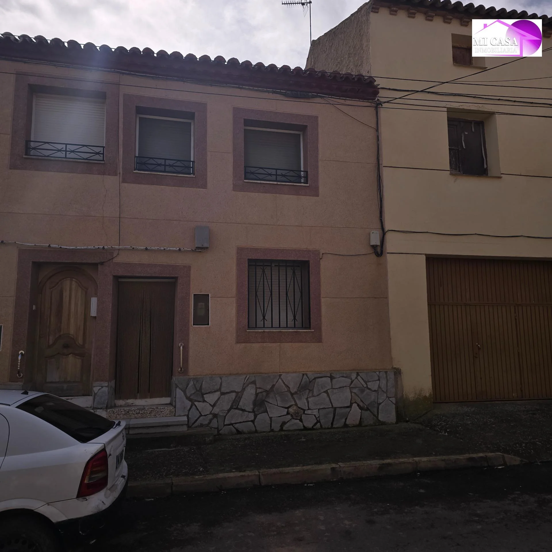 Village house in Cetina with corral, 5 bedrooms, 3 floors