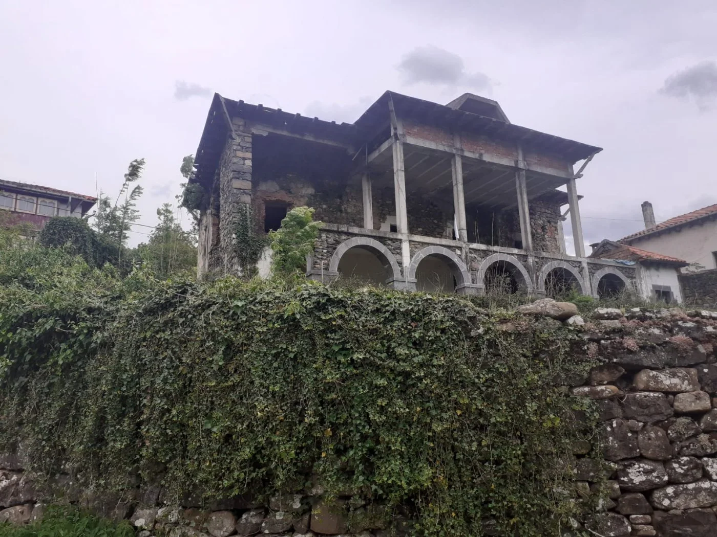 Casa de piedra en Regules, 470 m²