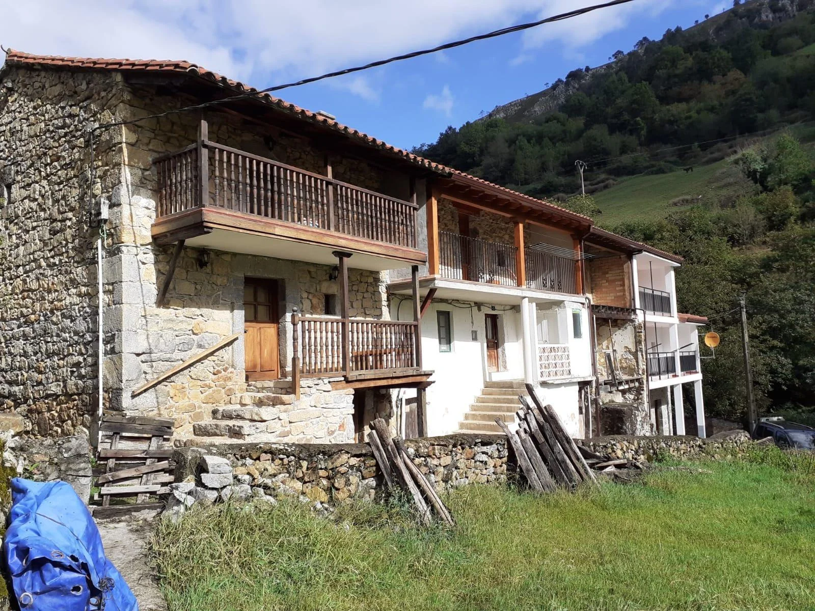 Casa de piedra en Bustablado, tres plantas
