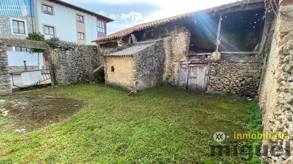 Casa para reformar cerca de la playa de La Franca