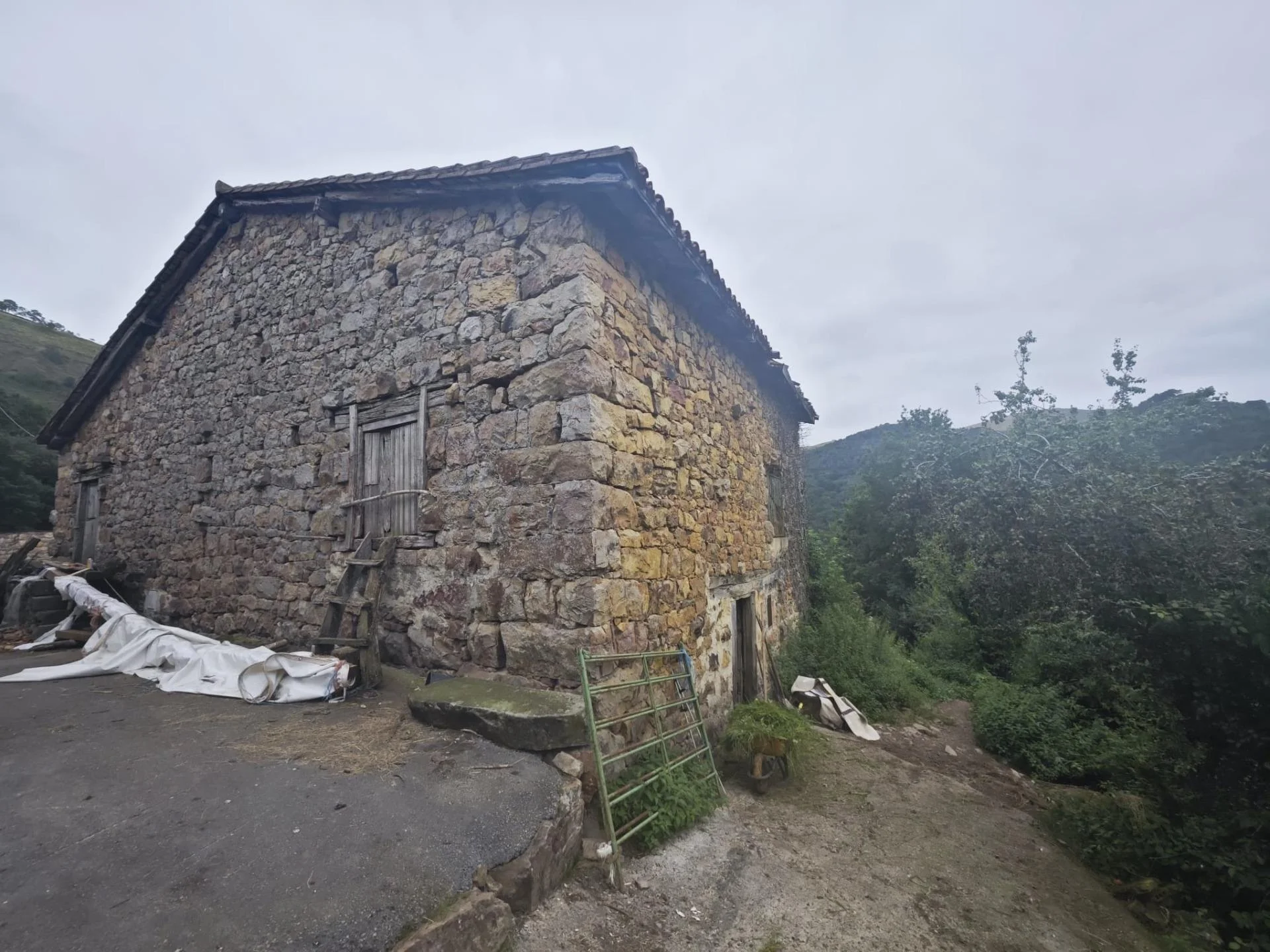 Stone house in Correpoco, 47,563 m²