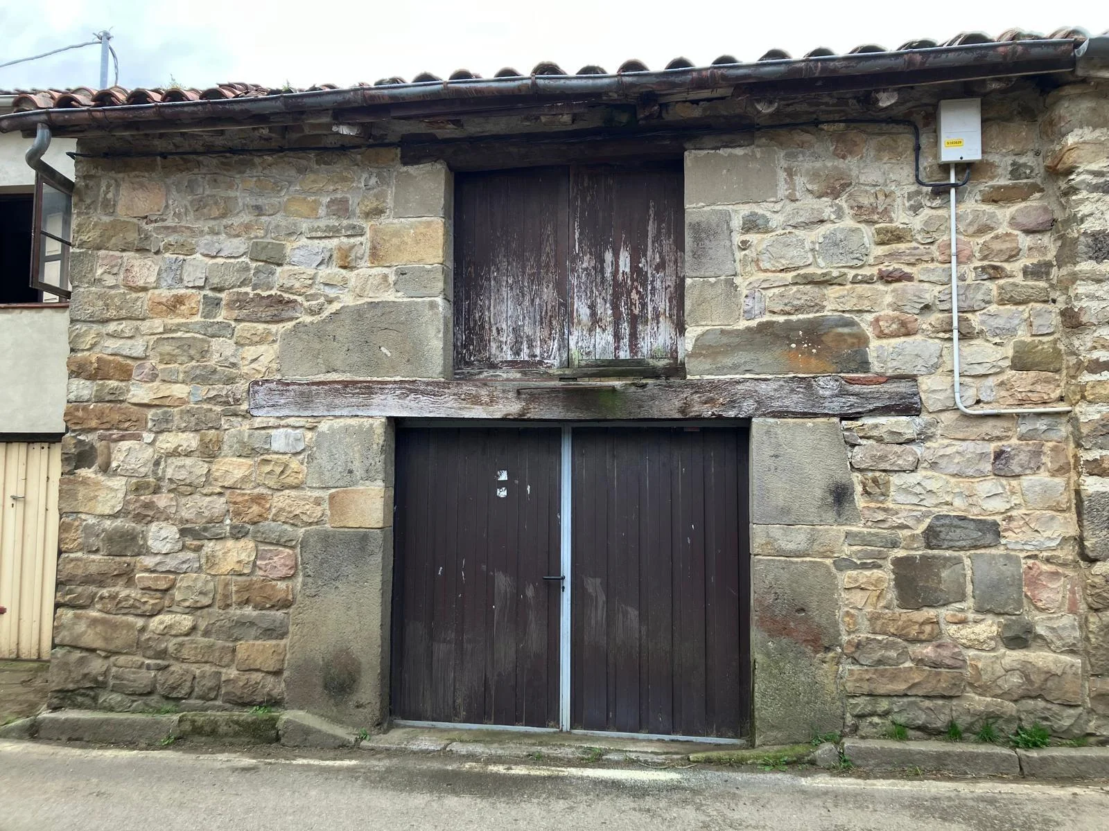 Proyecto de reforma de cuadras de piedra en Cosio