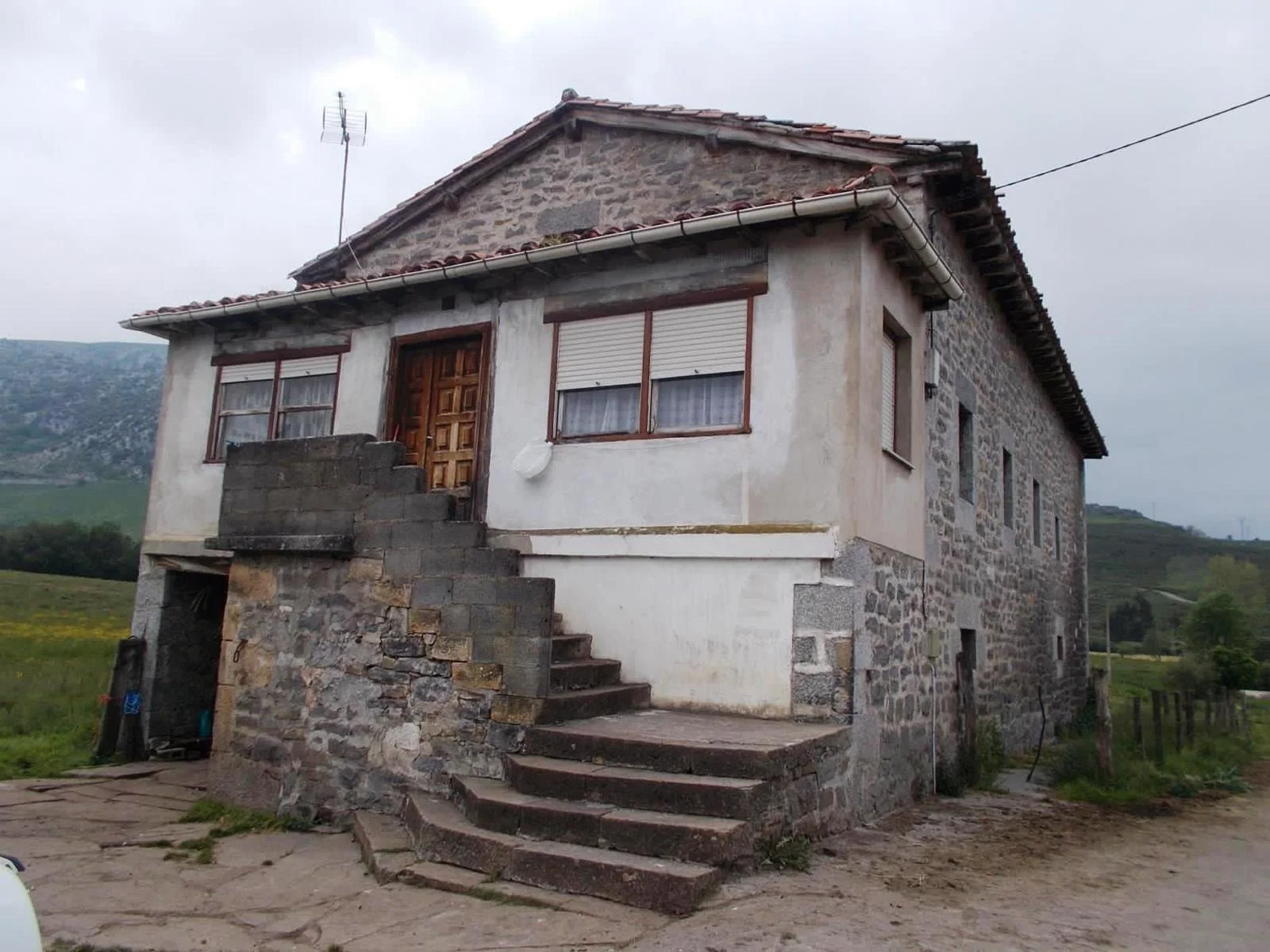 Casa rural con 15.000 m² de terreno