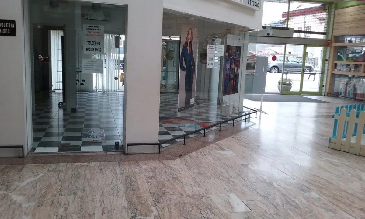 Local comercial con doble acceso