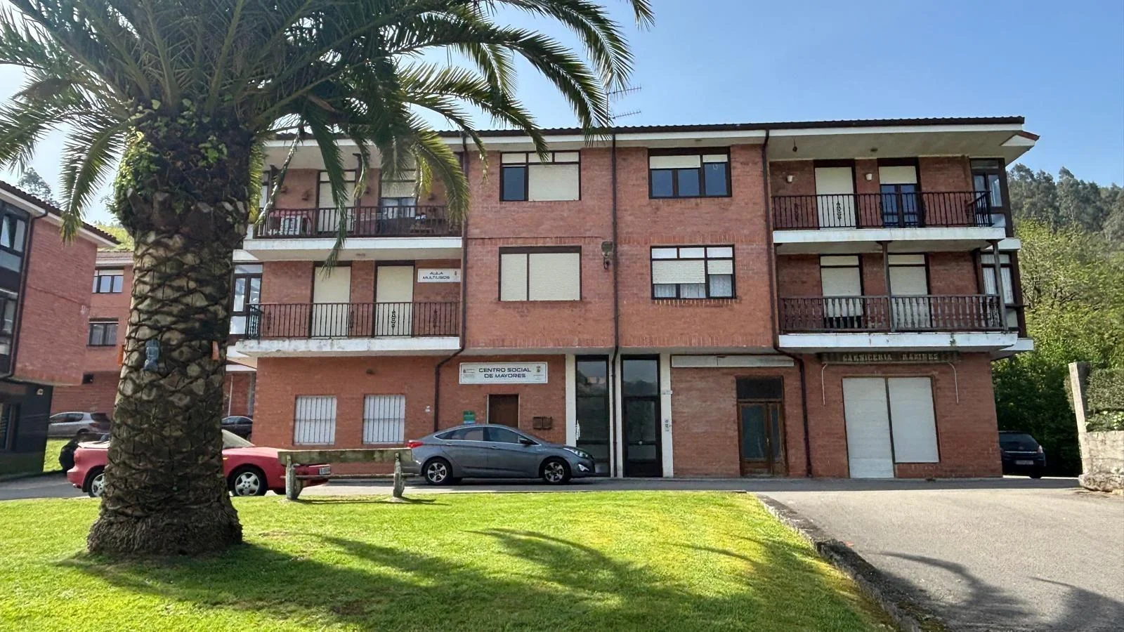 Spacious renovated flat in Rasines