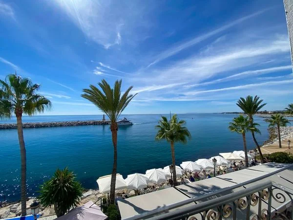 Apartamento en primera línea de Puerto Banús, 3 dormitorios