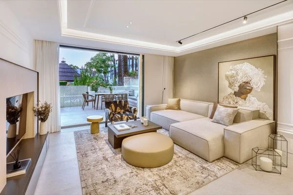 Apartamento reformado en Puente Romano, 3 dormitorios