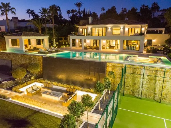 Villa de lujo en Nueva Andalucía, cinco dormitorios