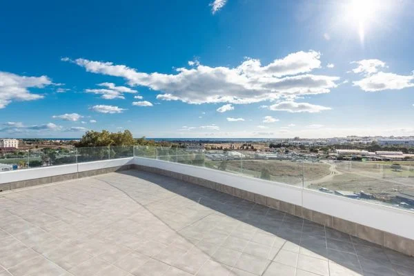 Seventh-floor penthouse with panoramic views