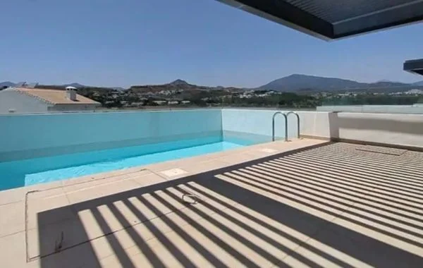 Ático dúplex de lujo con piscina privada