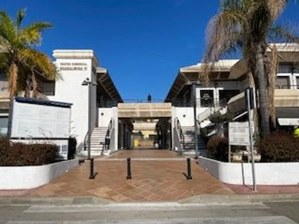 Two-level commercial unit, 197 m²