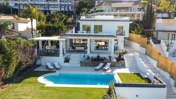 Villa orientada al sur junto al golf, 5 dormitorios