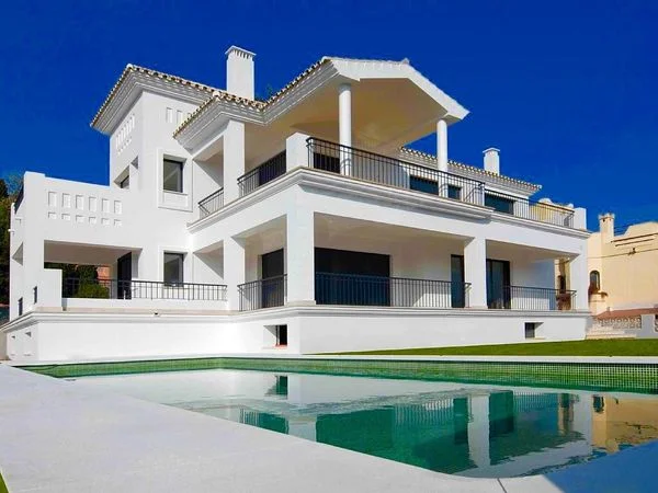 Villa independiente en Nueva Andalucía