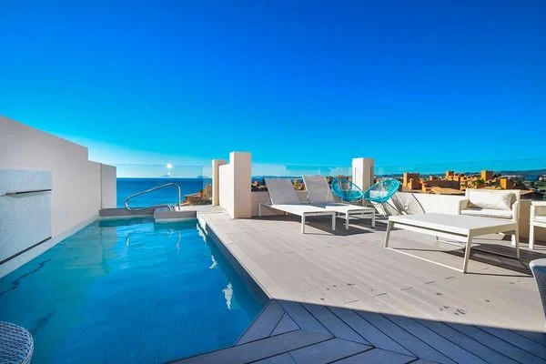 Beachfront penthouse with private pool