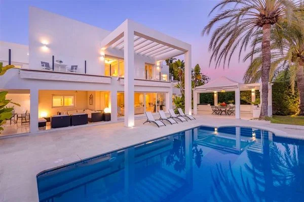 Villa en Casasola con cinco dormitorios