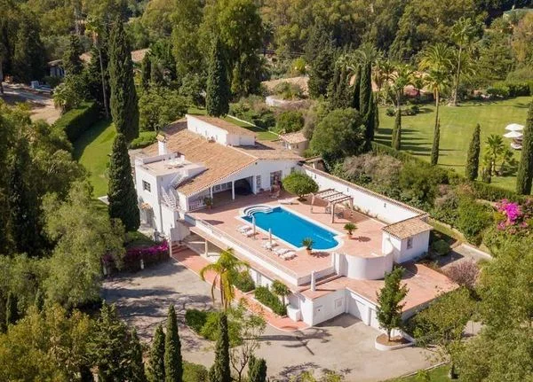 Villa reformada con 7 dormitorios