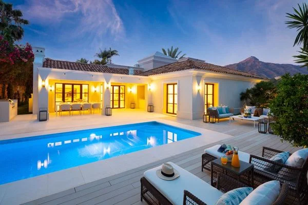 Villa nueva en Las Brisas, 4 dormitorios