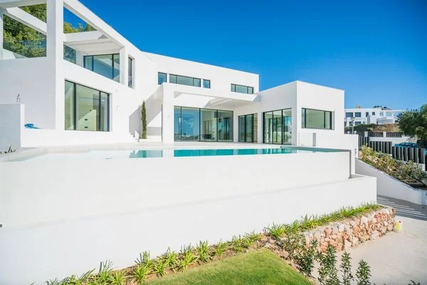 Villa de lujo nueva en Aloha, 4 dormitorios