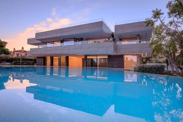 Villa de lujo cerca de la playa, seis suites