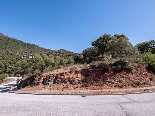 Parcela en La Zagaleta, 782 m² edificables
