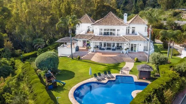 Villa para reformar en Los Naranjos, Marbella