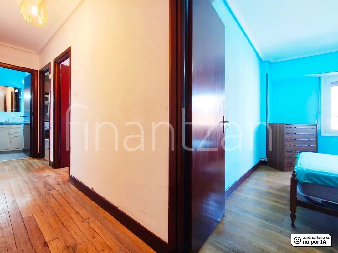Renovation flat with four bedrooms