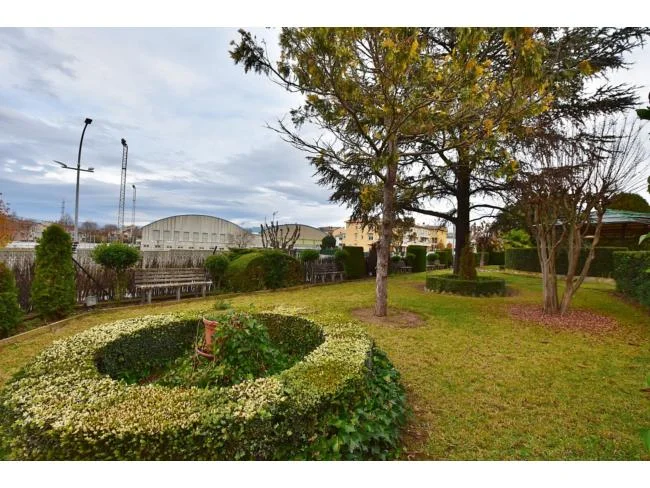 Señorial mixed-use estate with redevelopment potential
